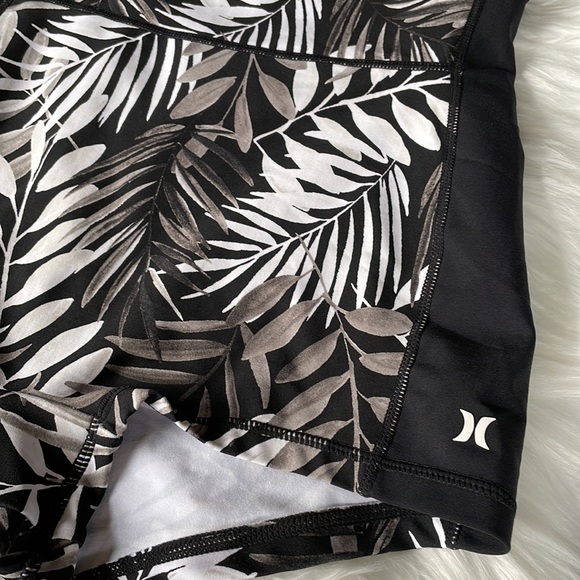 Hurley Palm Party bodysuit NWOT size Small - Picture 5 of 10